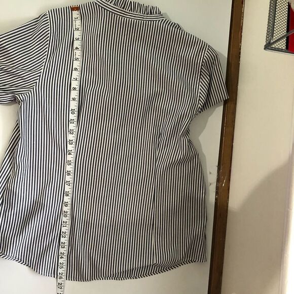 Chico’s No Iron Blouse Ruffle V-Neck Blue & White Stripes Size Small - Picture 12 of 12